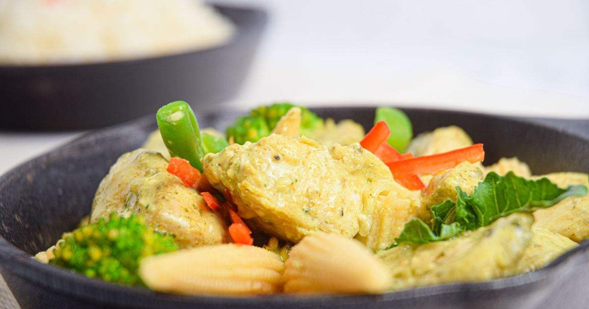 Slow Cooker Thai Green Curry Chicken - Slender Kitchen
