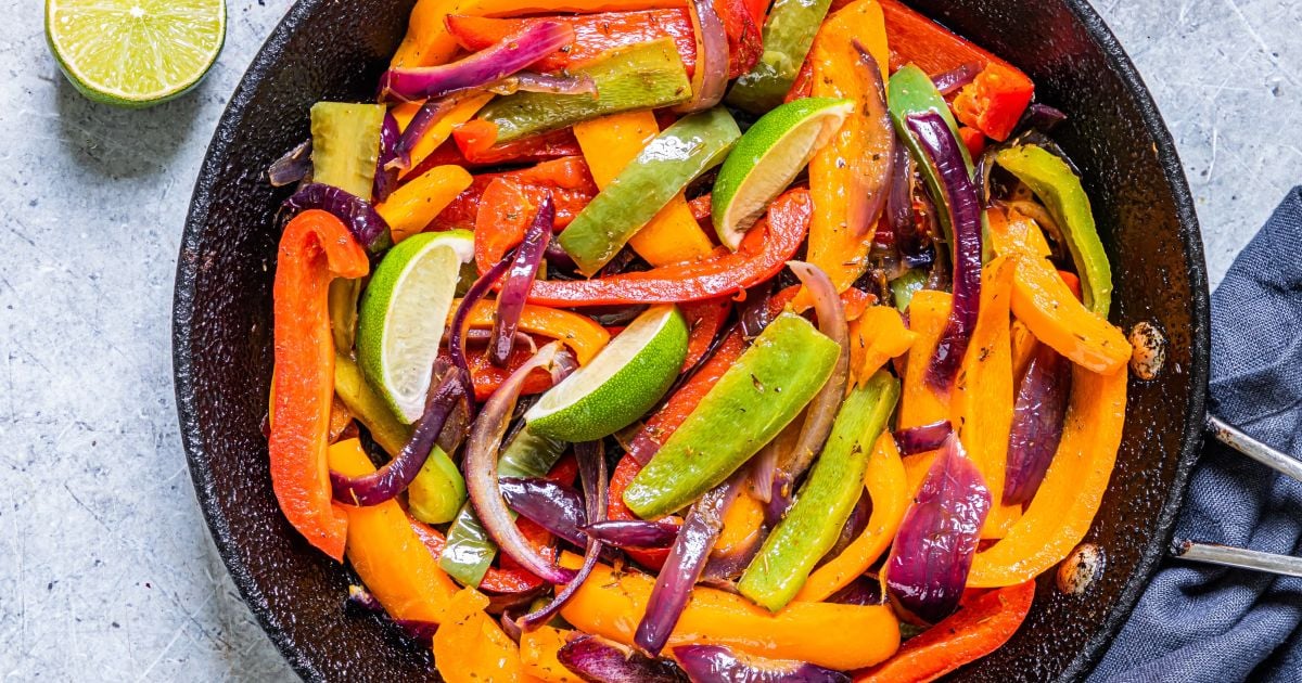 https://www.slenderkitchen.com/sites/default/files/styles/data_share/public/recipe_images/chipotle-fajita-veggies.jpg