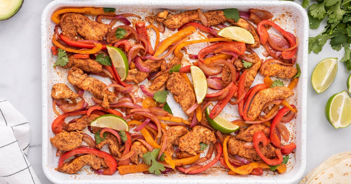 One Pan/Sheet Pan Chicken Fajitas - Sweet Pea's Kitchen