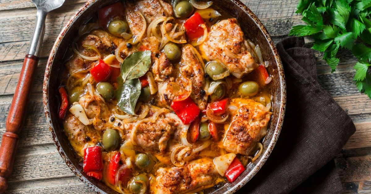 https://www.slenderkitchen.com/sites/default/files/styles/data_share/public/recipe_images/slow-cooker-mediterranean-chicken-01.jpg