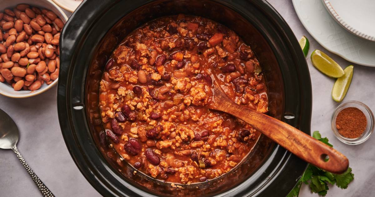 Turkey chili in a 5 qt (doe they make that size anymore???) Rivals crockpot  : r/slowcooking