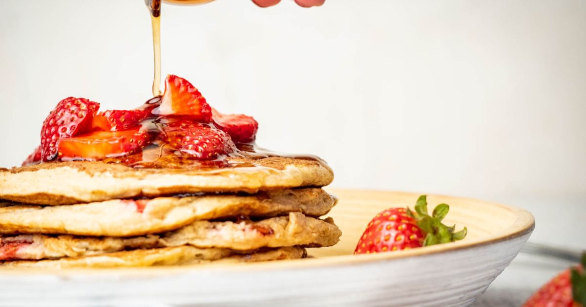 Strawberry Banana Oat Pancakes - Slender Kitchen