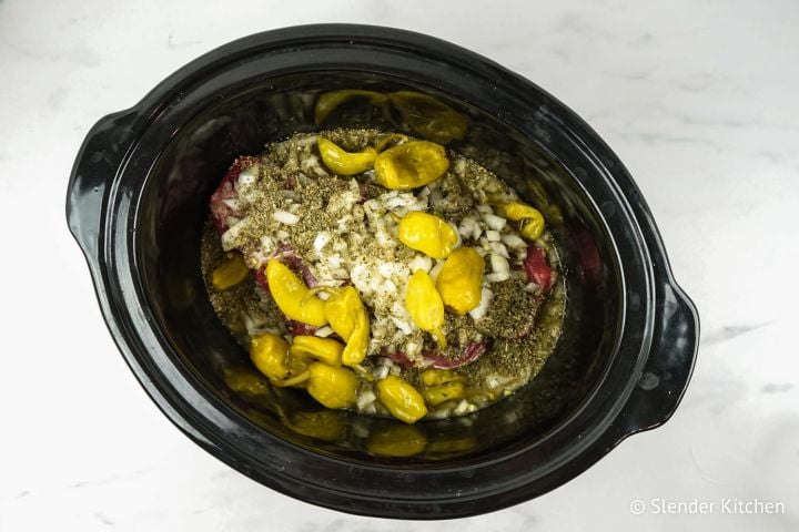 https://www.slenderkitchen.com/sites/default/files/styles/feed_list_sm_2x/public/steps/slow-cooker-pepperoncini-beef-2-step-2.jpg