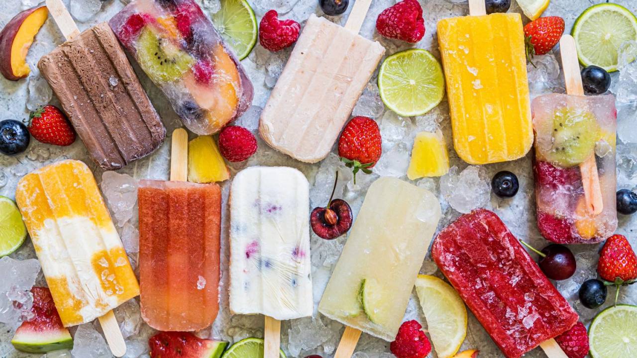 https://www.slenderkitchen.com/sites/default/files/styles/gsd-16x9/public/recipe_images/popsicle-recipes-01.jpg