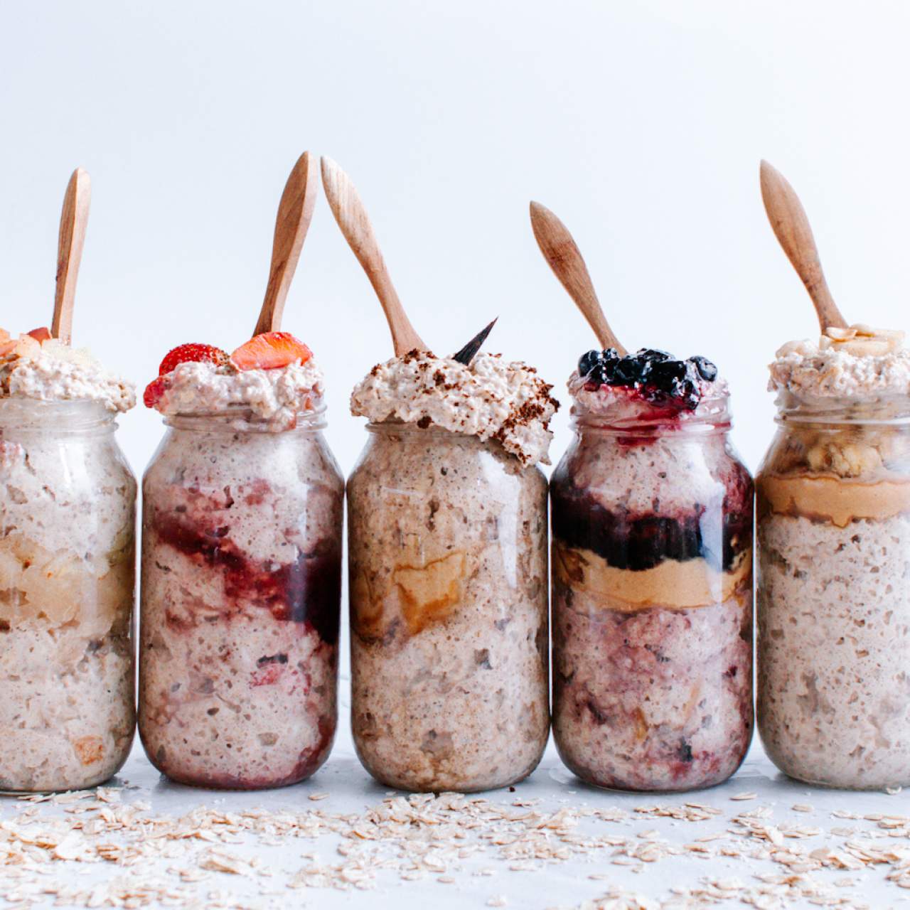 https://www.slenderkitchen.com/sites/default/files/styles/gsd-1x1/public/recipe_images/how-to-make-overnight-oats-1.jpg