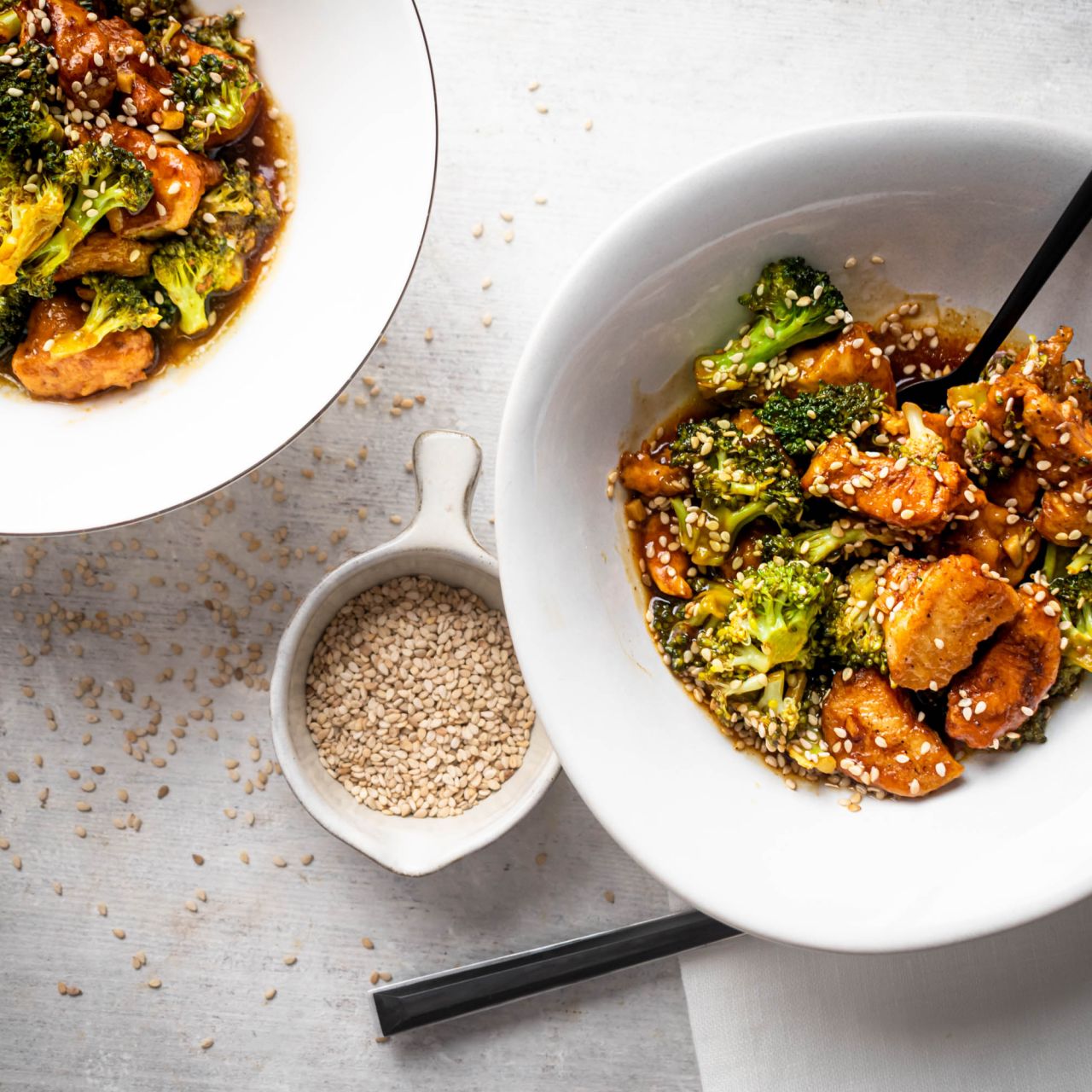 https://www.slenderkitchen.com/sites/default/files/styles/gsd-1x1/public/recipe_images/sesame-chicken-broccoli.jpg