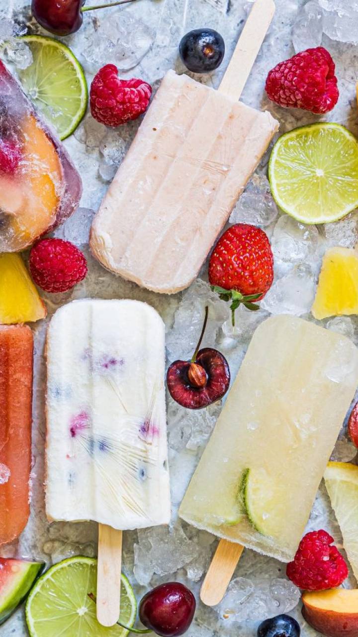 https://www.slenderkitchen.com/sites/default/files/styles/gsd-9x16/public/recipe_images/popsicle-recipes-01.jpg