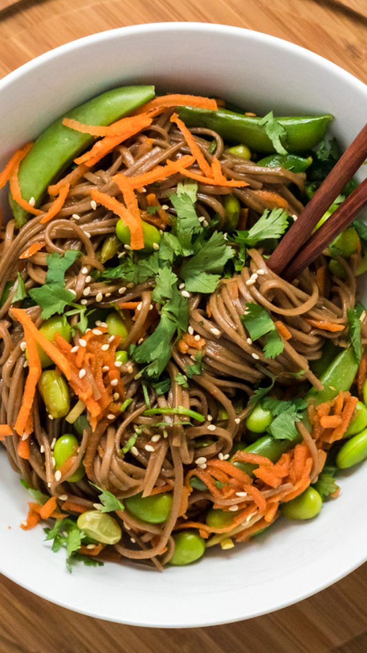 https://www.slenderkitchen.com/sites/default/files/styles/gsd-9x16/public/recipe_images/sesame-soba-noodles-vegetables.jpg