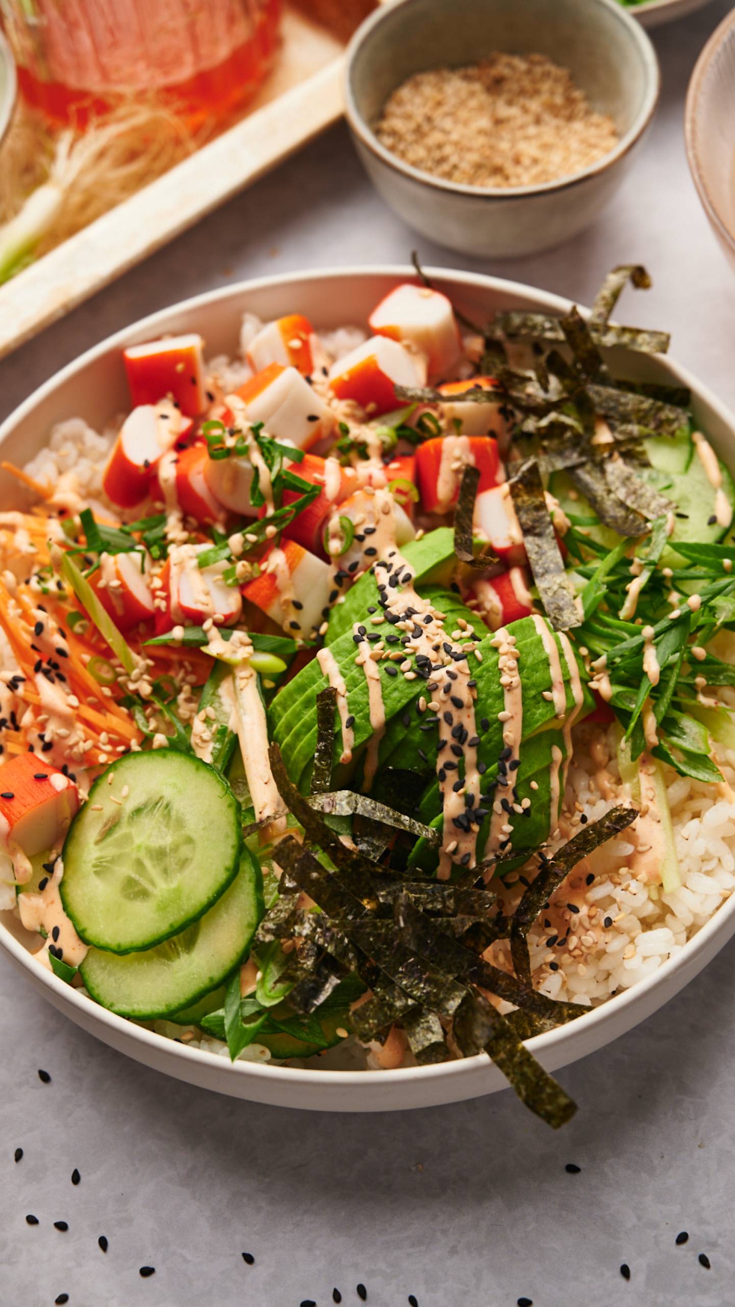 https://www.slenderkitchen.com/sites/default/files/styles/gws_1440/public/sushi-bowls-4.jpg