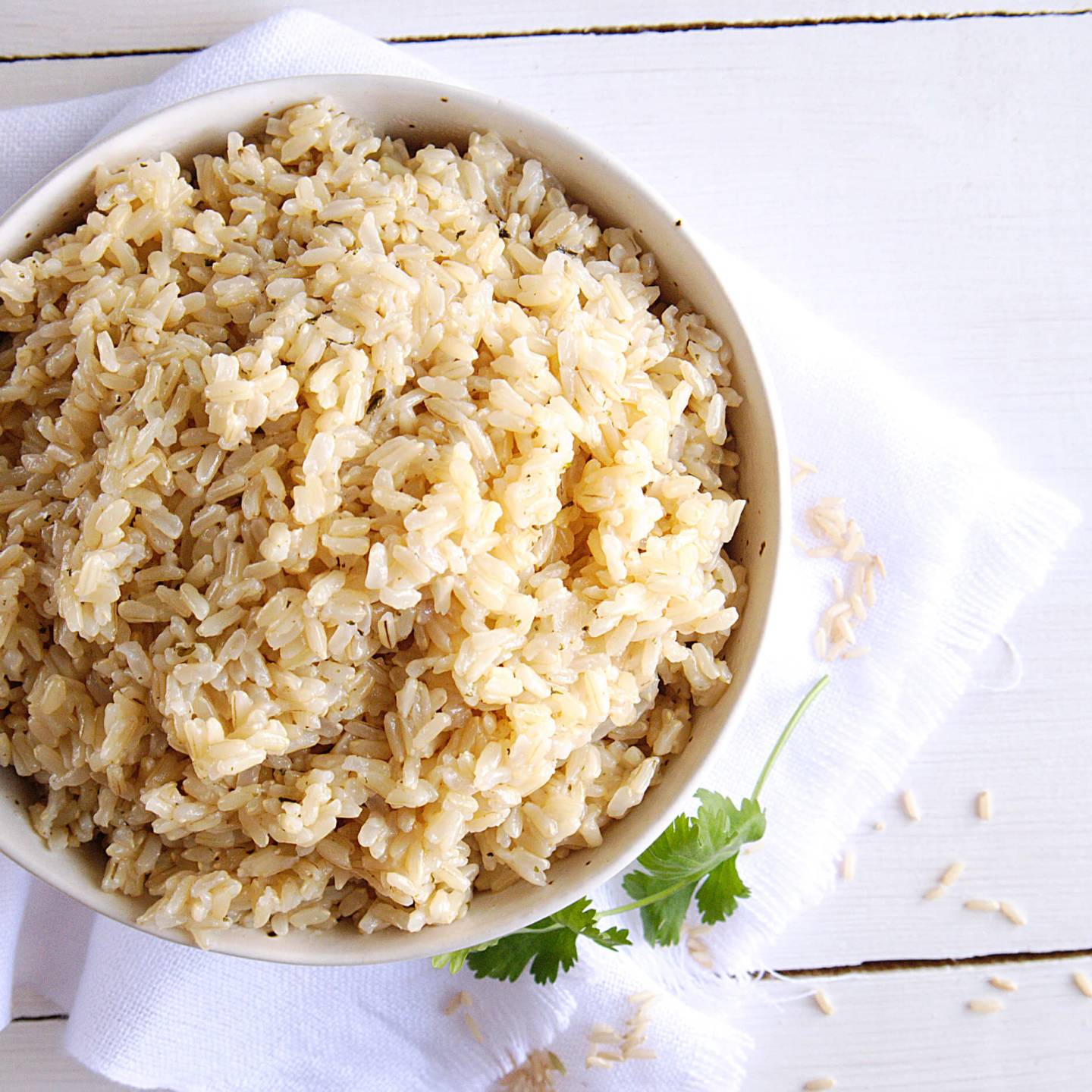 https://www.slenderkitchen.com/sites/default/files/styles/gws_sq_1440/public/recipe_images/instant-pot-brown-rice-1.jpg