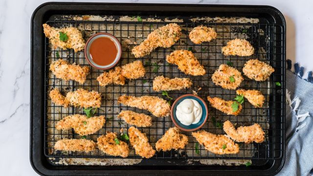 Buffalo chicken tenders coated with panko breadcrumbs and ranch served with ranch dressing and buffalo sauce.