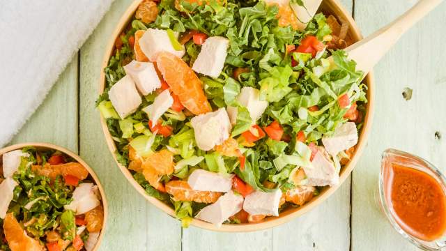 Thai chicken salad with Romaine, chicken breast, mandarin oranges, red pepper, and Thai dressing.